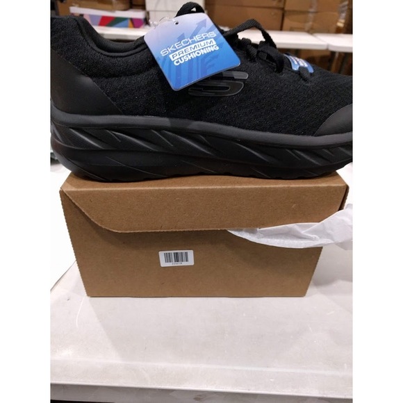Skechers Men's Relaxed Fit Athletic/Work premium cushioning Sneakers Black 10